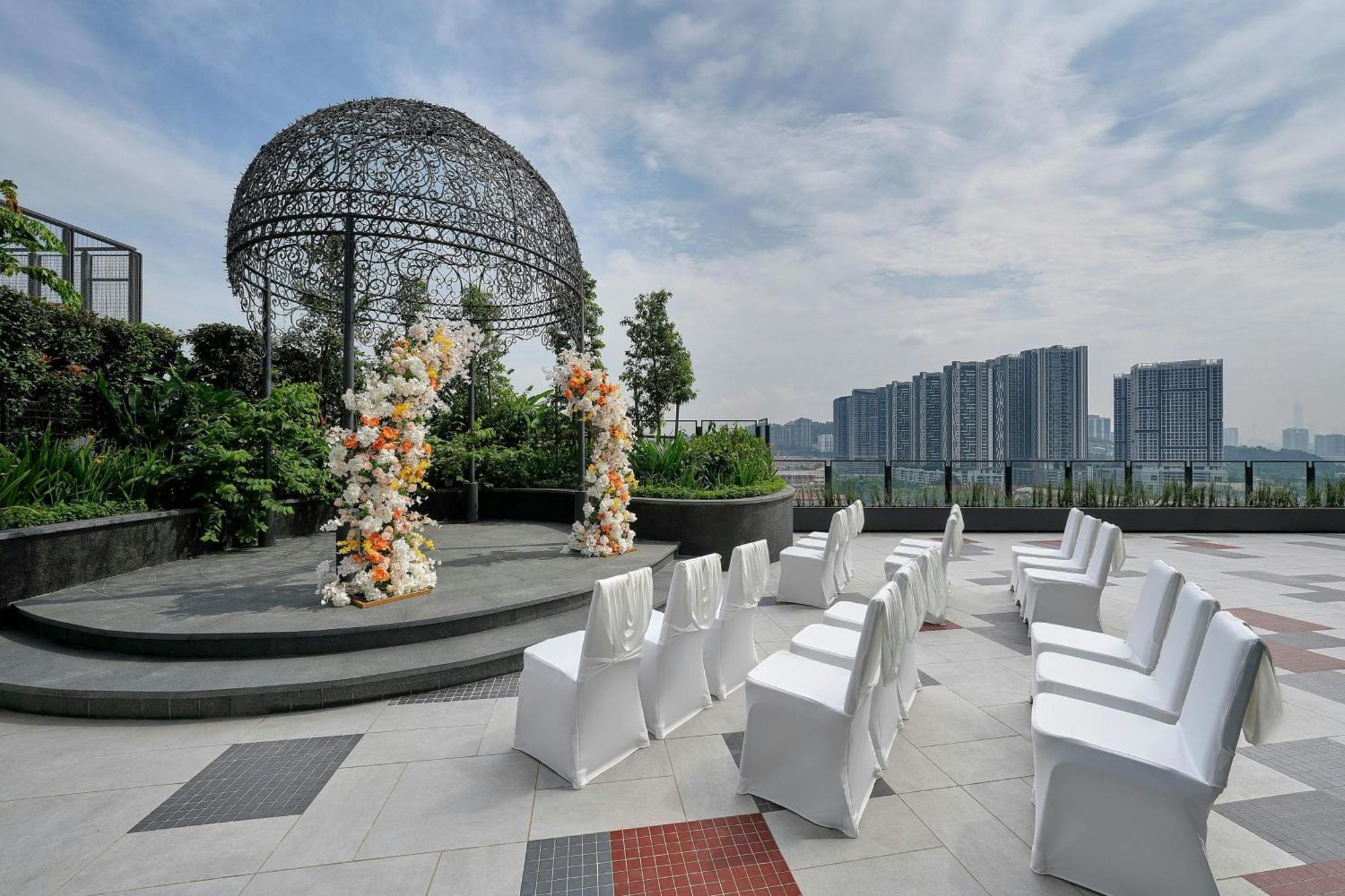 Hotel Courtyard By Marriott Kuala Lumpur South Exterior foto